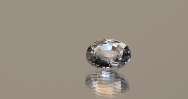 Unheated Sapphire. Natural blue oval sapphire, 1.8 carat, 7.91 × 6.34 × 4.17 mm, Sri Lanka origin, AIG certified.