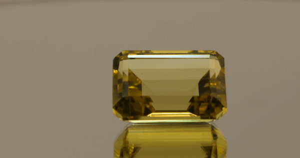 Lemon Quartz gemstone 17.58 carats, natural light yellow octagon-cut, premium quality for jewelry