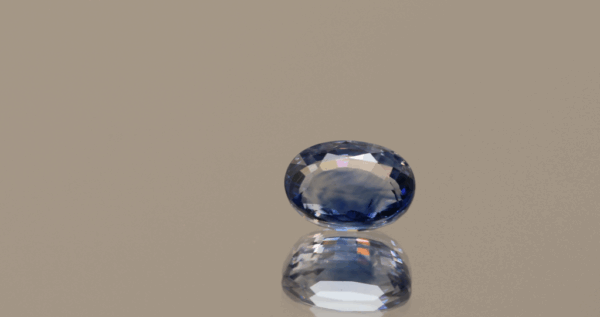 Cornflower sapphire blue oval-shaped, 1.42 carat, 6.99 × 5.03 × 3.62 mm, heat-treated, unknown origin, IGS certified.