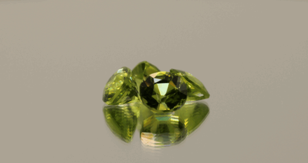 Natural peridot set, total weight 6.79 carat (4 stones), mixed cut, yellowish green color, untreated, loose gemstones, dimensions 7.1–8 × 6.1–6.7 × 4.5–5.6 mm, perfect for fine jewelry.